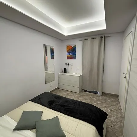 Sunny Deluxe House-2